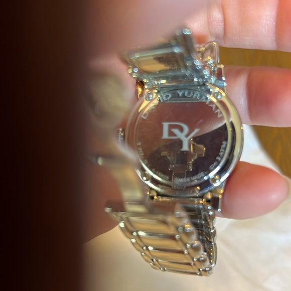 David Yurman 30mm classic Stainless Steel -Quartz Mother Pearl Dial w/Diamond - Picture 9 of 12